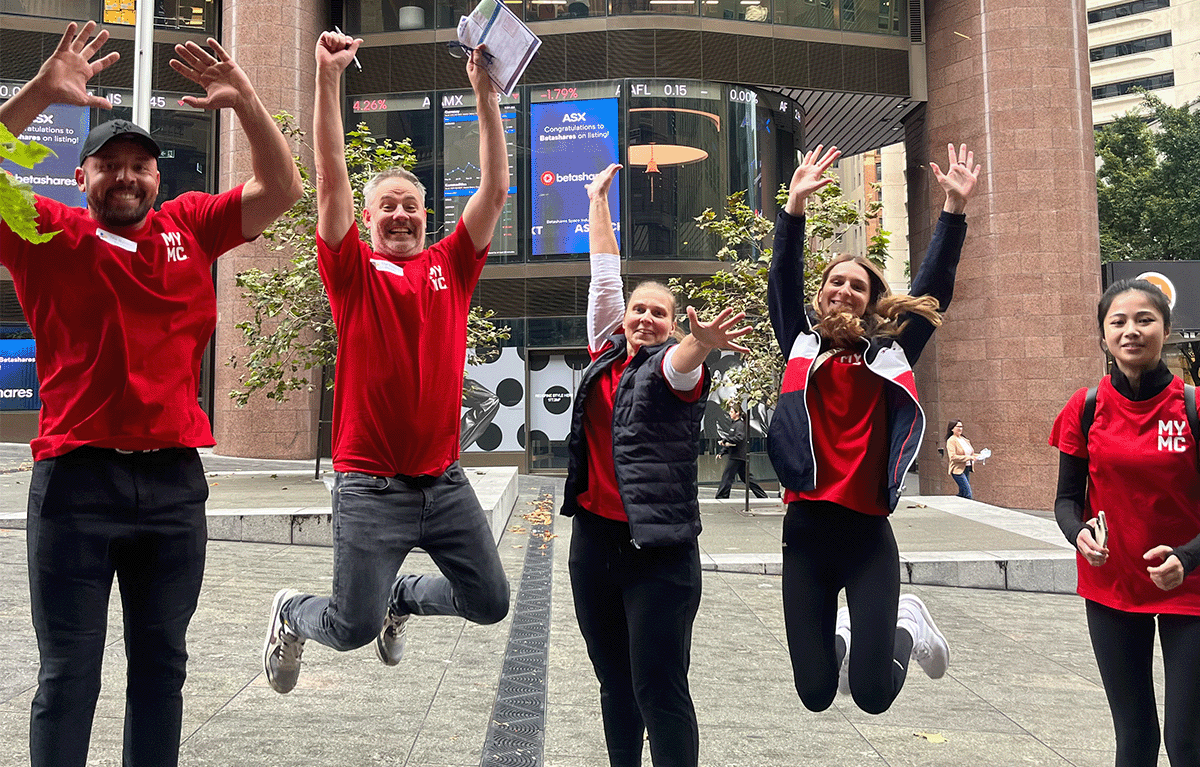 Teams racing through Sydney streets during high-energy Amazing Race event